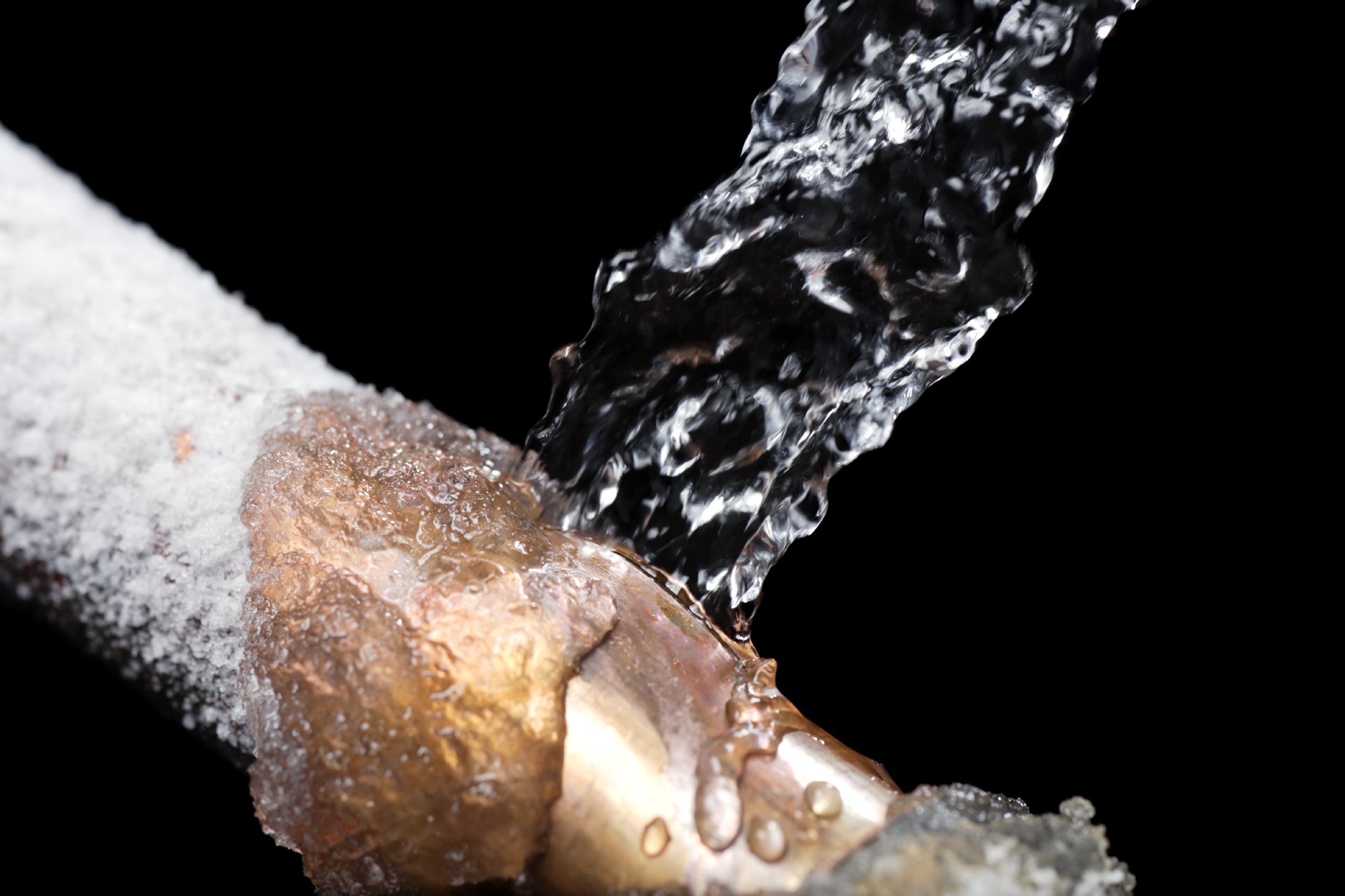 Thawing frozen pipes