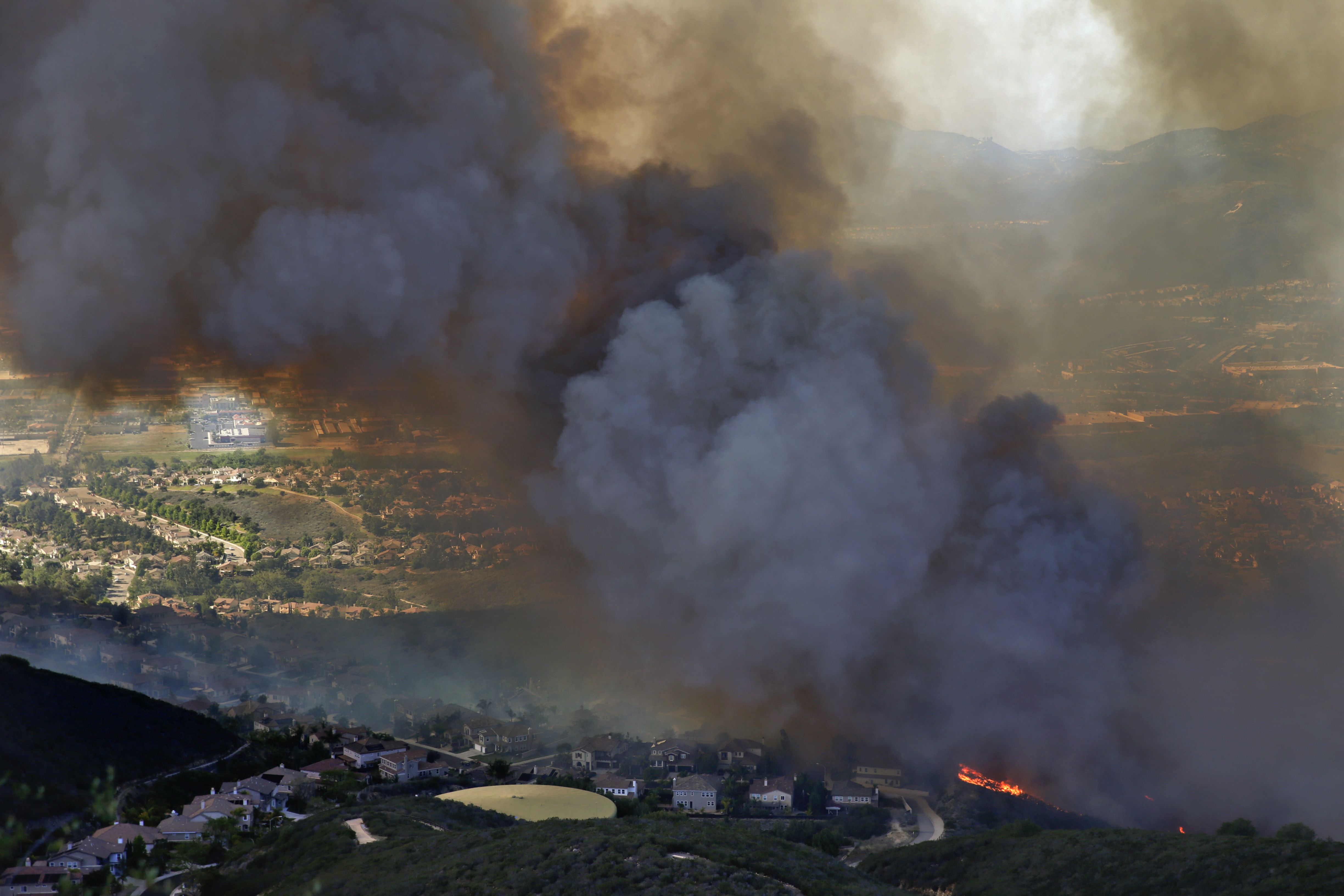 San Marcos California wildfire approaching homes