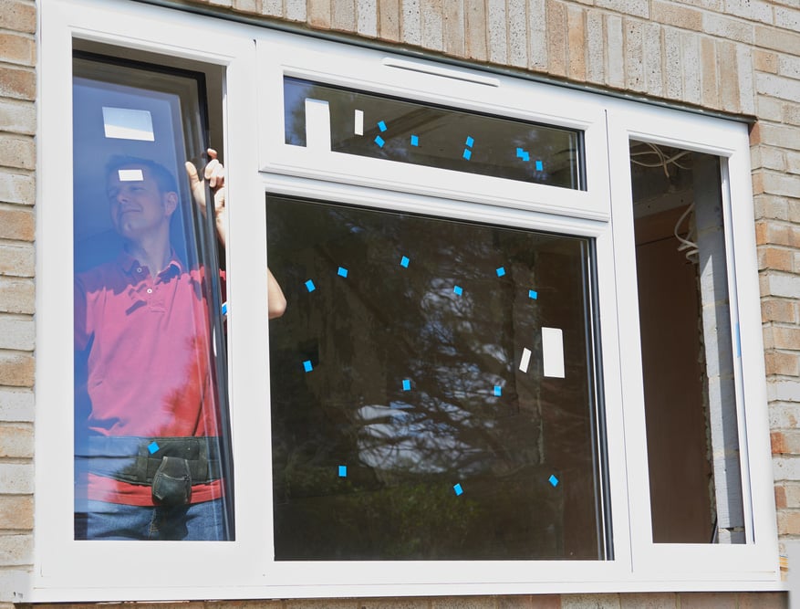 Construction-worker-installing-new-windows-shutterstock_272248460-SpeedKingz