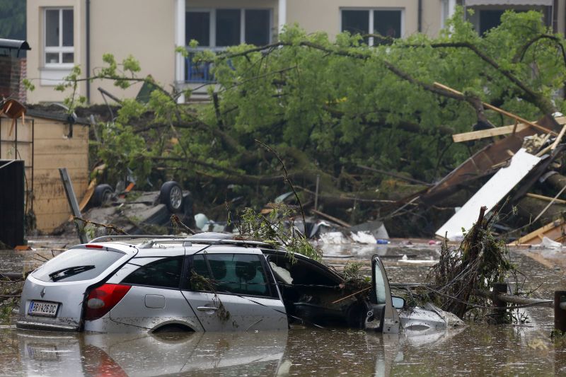Cars float in the flood waters in Simbach am Inn, Germany