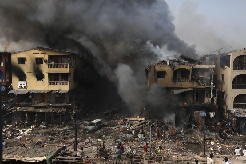 fire burns out a residential homes and a warehouse on Lagos Island