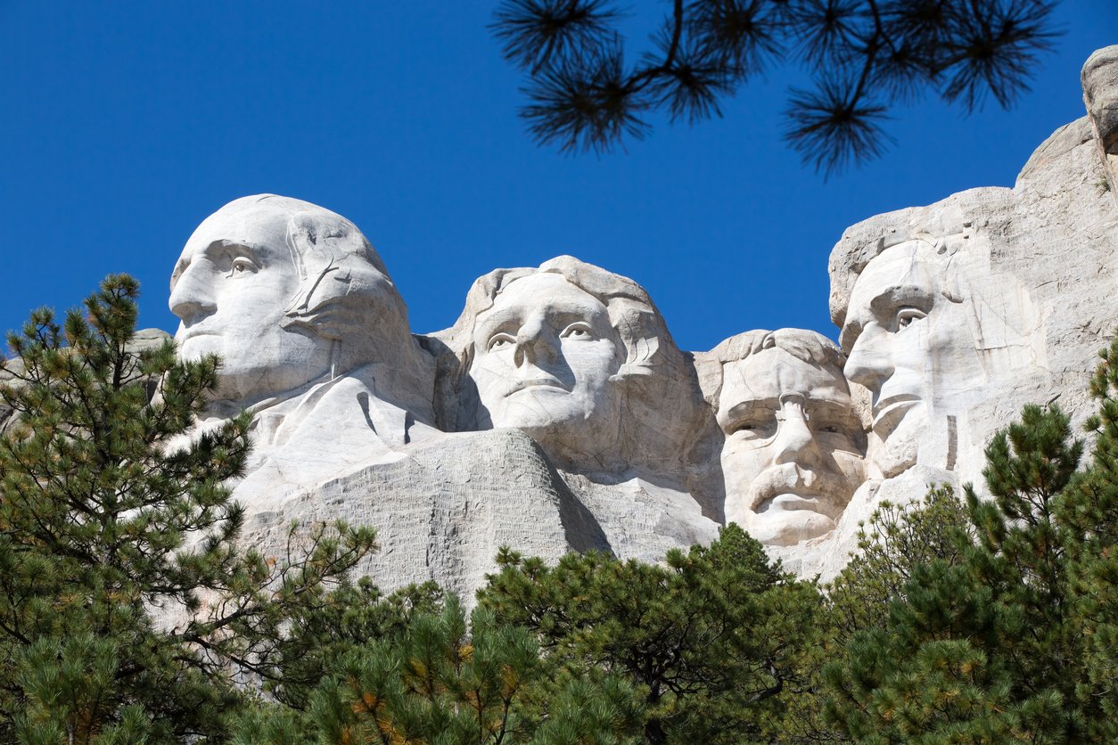 Sculpture of presidents on Mount Rushmore