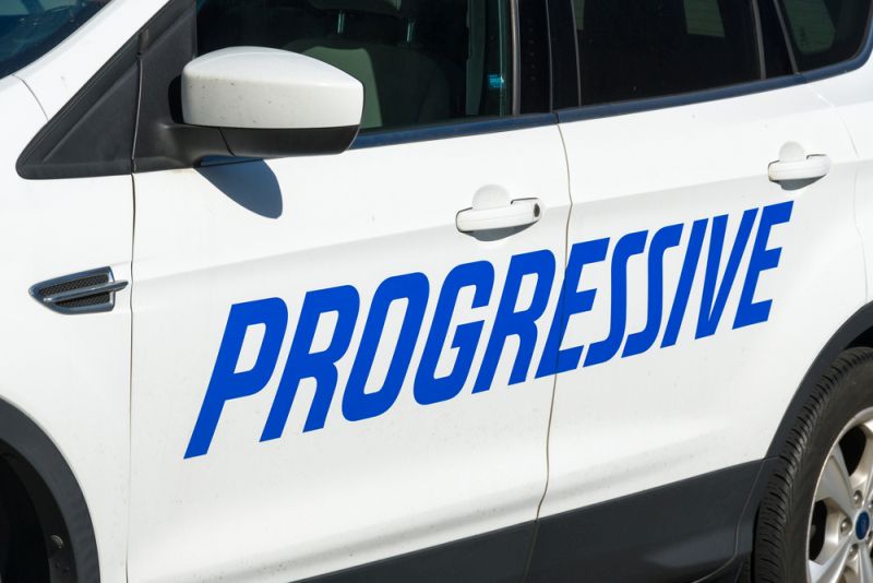 car with Progressive Insurance logo